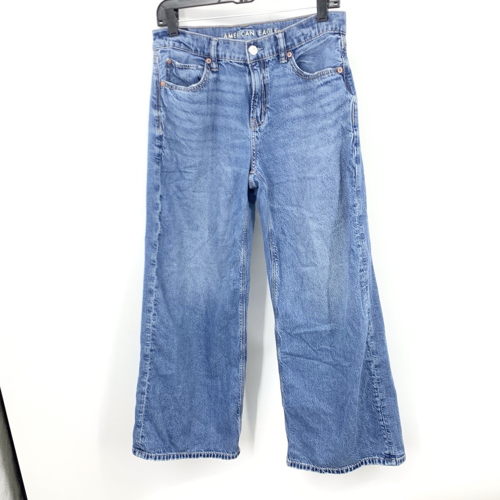 American Eagle Women Size 2 Short Jeans Light Wash Pants Low Ultra Wide Leg